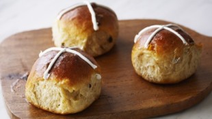 Anna Olson's Hot Cross Buns